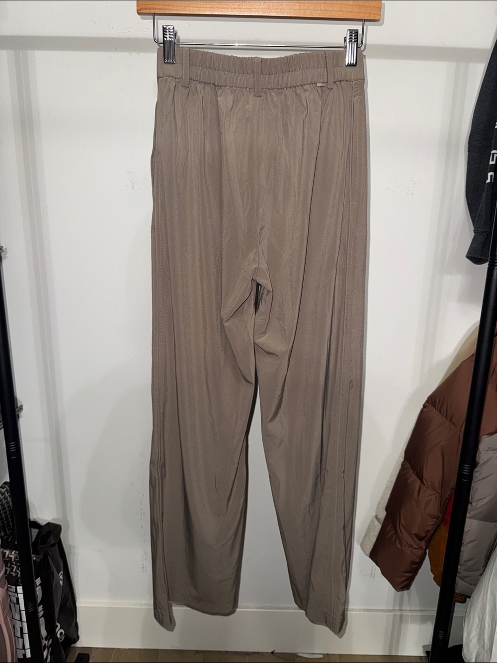 Vuori Villa Wide Leg Pants in Taupe - Picture 2 of 3